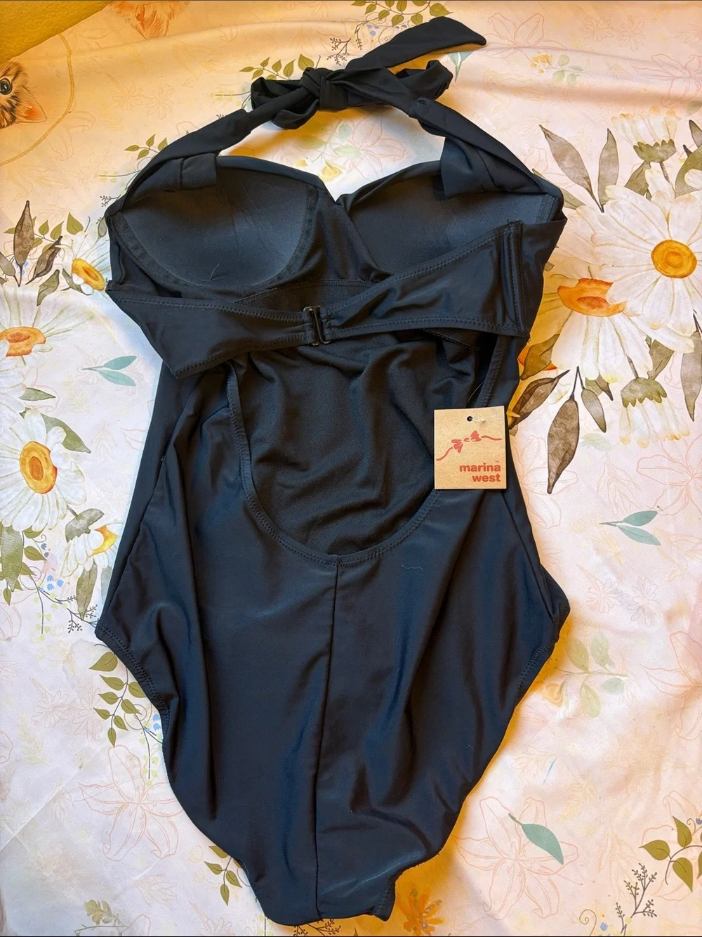 MARINA sleek black